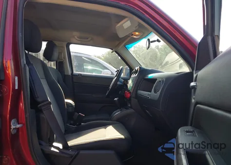 2013 Jeep Patriot Latitude z USA, uszkodzony, nr VIN 1C4NJRFB5DD228431